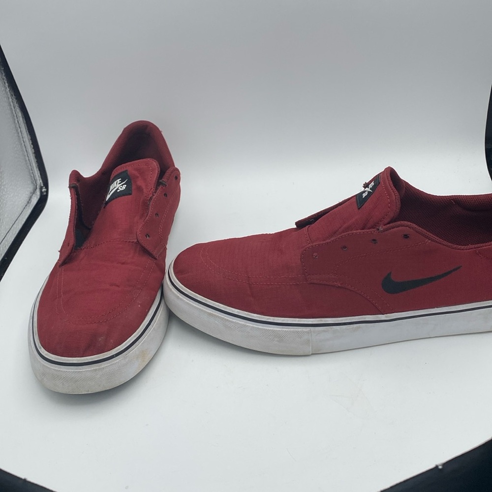 Nike SB clutch red black low top skater sneakers shoes 729825-602 shoes sz 11.5